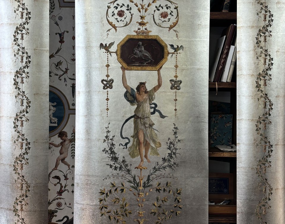 Silver wallpaper: unique expertise from Papiers de Paris